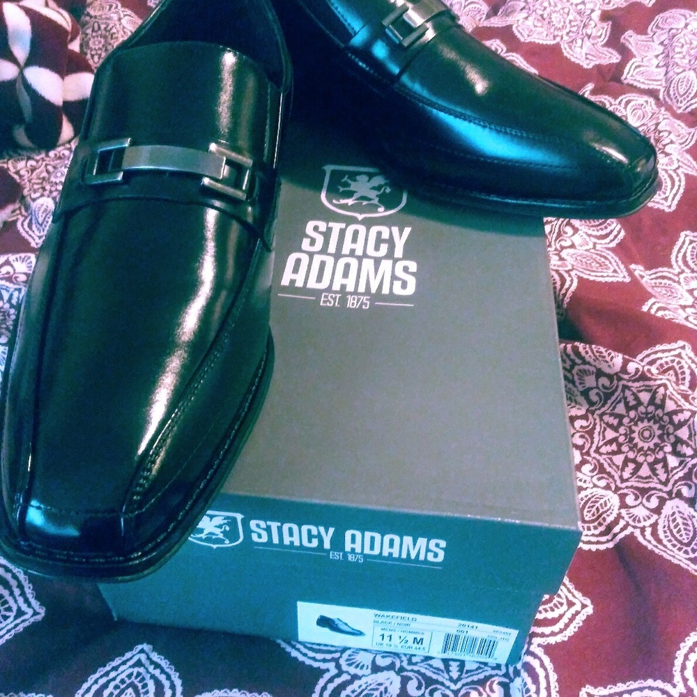 Dress shoe